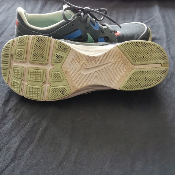 Nike running shoes - Picture 2 of 4